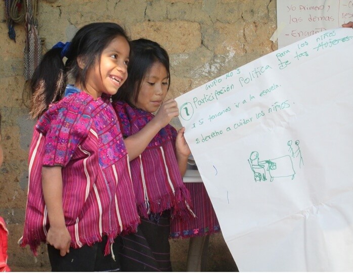 foto niñas Mam Huehue - Educ Maya Comunitaria